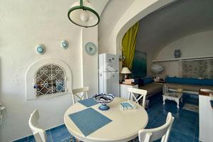 4 LOCALI A SERRARA FONTANA