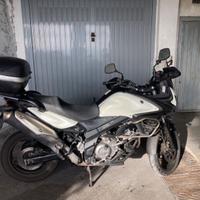 Suzuki V Strom DL 650 - 2013