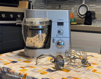 Planetaria Kenwood KM080