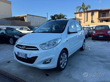 Hyundai i10 1.1 Cambio Automatico