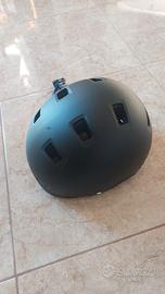 Casco per monopattino elettrico