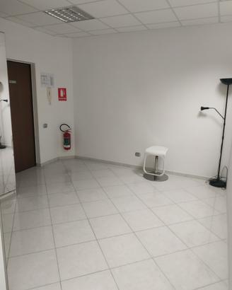 IMMOBILE USO UFFICIO/LABORATORIO, via degli Olmett