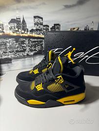Jordan 4 Retro Thunder (2023) Con ricevuta StockX
