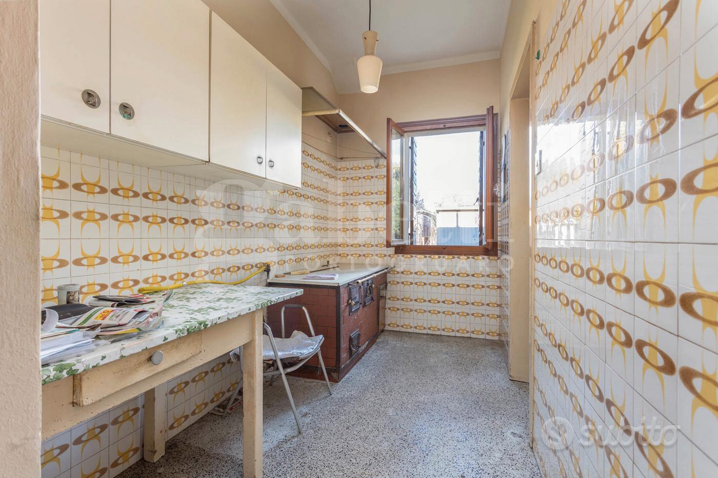 House in Teglio Veneto, Piramidi - Altro