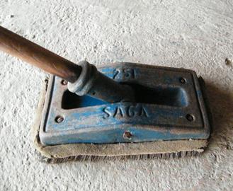 Spazzola per pavimenti galera vintage x collezione