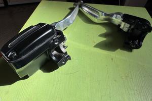 Pompa freno anteriore e leva frizione harley