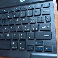 Tastiera bluetooth magnetica per tablet
