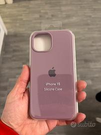 Cover iPhone 15 viola  con logo mai aperta