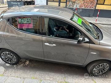 Lancia ypsilon 1000Hybrida