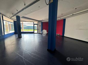 NEGOZIO A CAMPOSAMPIERO