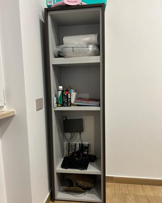 Mobile scaffale in legno