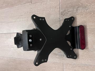 Porta targa carbonio