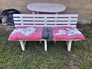 Panchina da giardino in plastica