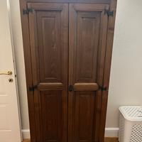 Bello stipo in castagno massiccio