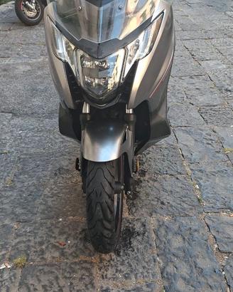 Honda integra 750