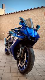 Yamaha R1