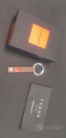 portachiavi in pelle marrone chiaro