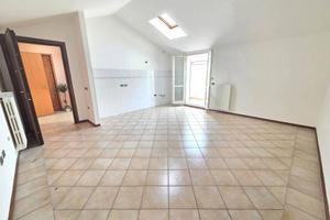 Appartamento di 77 m² con 2 locali e box auto a Ba