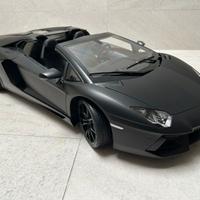 Pocher 1/8 Lamborghini Aventador nero nemesis