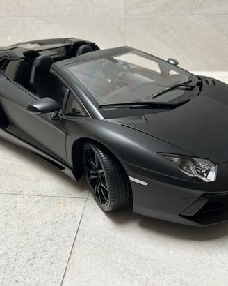 Pocher 1/8 Lamborghini Aventador nero nemesis