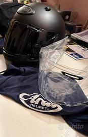 Casco Arai Quantic con interfono Cardo