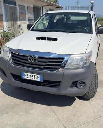 TOYOTA HILUX 2.5 D