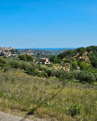Terreno con rudere - edificabile