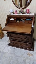 Scrittoio in stile classico con specchiera ovale