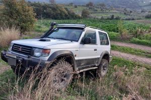 Mitsubischi pajero