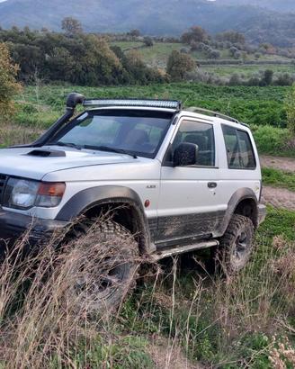 Mitsubischi pajero