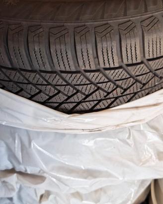 gomme nuove più cerchi 