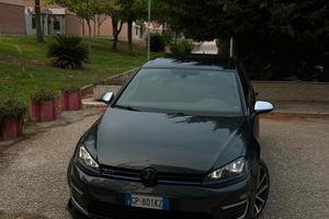  Volkswagen Golf GTE
