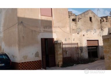 Casa indipendente con giardino privato
