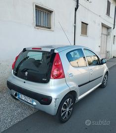 Peugeot 107 automatica 1.0 benzina 2010