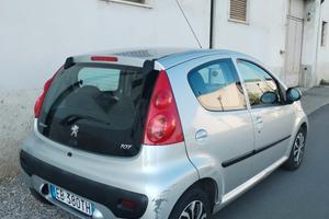 Peugeot 107 automatica 1.0 benzina 2010