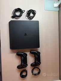 PS4 Slim 1TB con due controller + FIFA 19