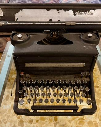 Macchina da scrivere Olivetti M40/3