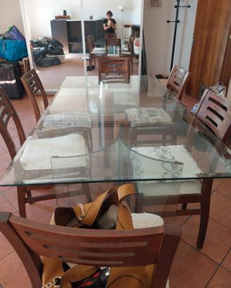 tavolo in vetro con 6 sedie