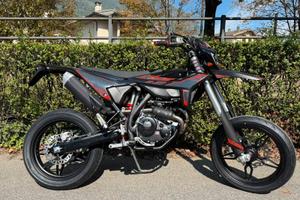 Beta RR 125 4T MOTARD NERA NUOVA