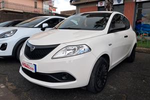 Lancia Ypsilon 1.0 FireFly Hybrid 70 cv Silver