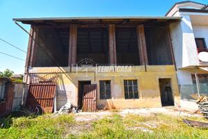 BRANDIZZO RUSTICO DA RISTRUTTURARE