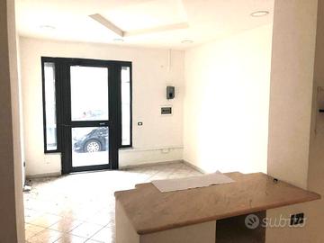 Locale Pressi Chalet di Giugliano FL100