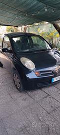 auto Nissan Micra 