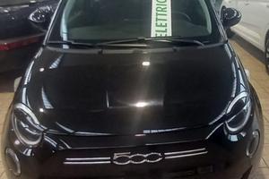FIAT 500e Berlina 42 kWh Icon +