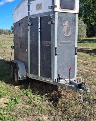 Trailer per trasporto cavalli