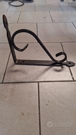 Reggimensola in ferro battuto ramato