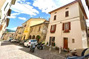 6 LOCALI A SCHEGGIA E PASCELUPO