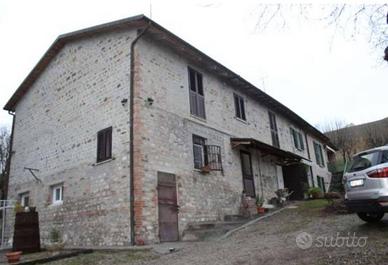 Immobile in asta di 306 m² con più di 5 locali a C