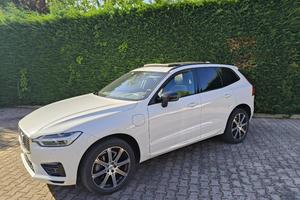volvo XC60 T8 Plug-in Hybrid R-design