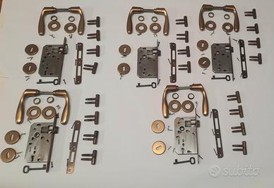 Kit Ferramenta per porta  interna con accessori  